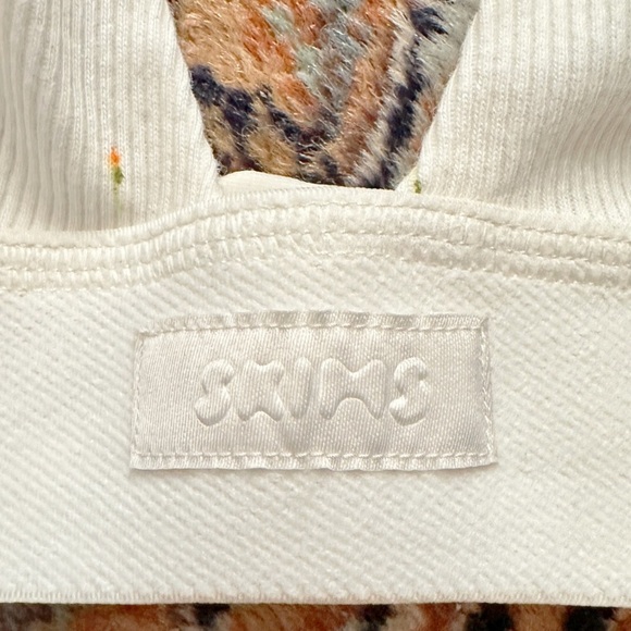 SKIMS Cream and Gold Floral Bra - Picture 9 of 12